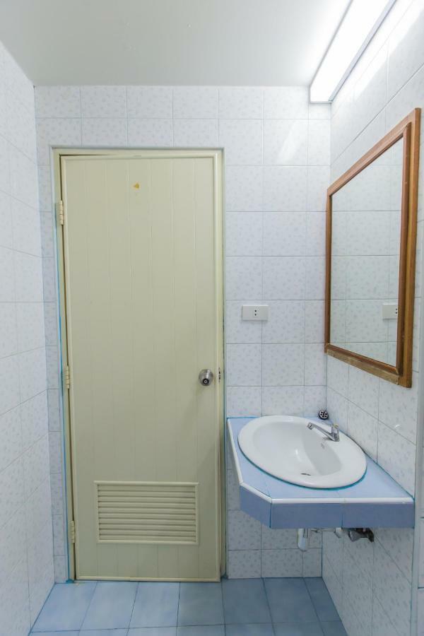 Chongko Guesthouse Пхукет Экстерьер фото