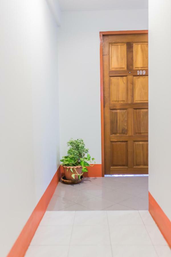 Chongko Guesthouse Пхукет Экстерьер фото